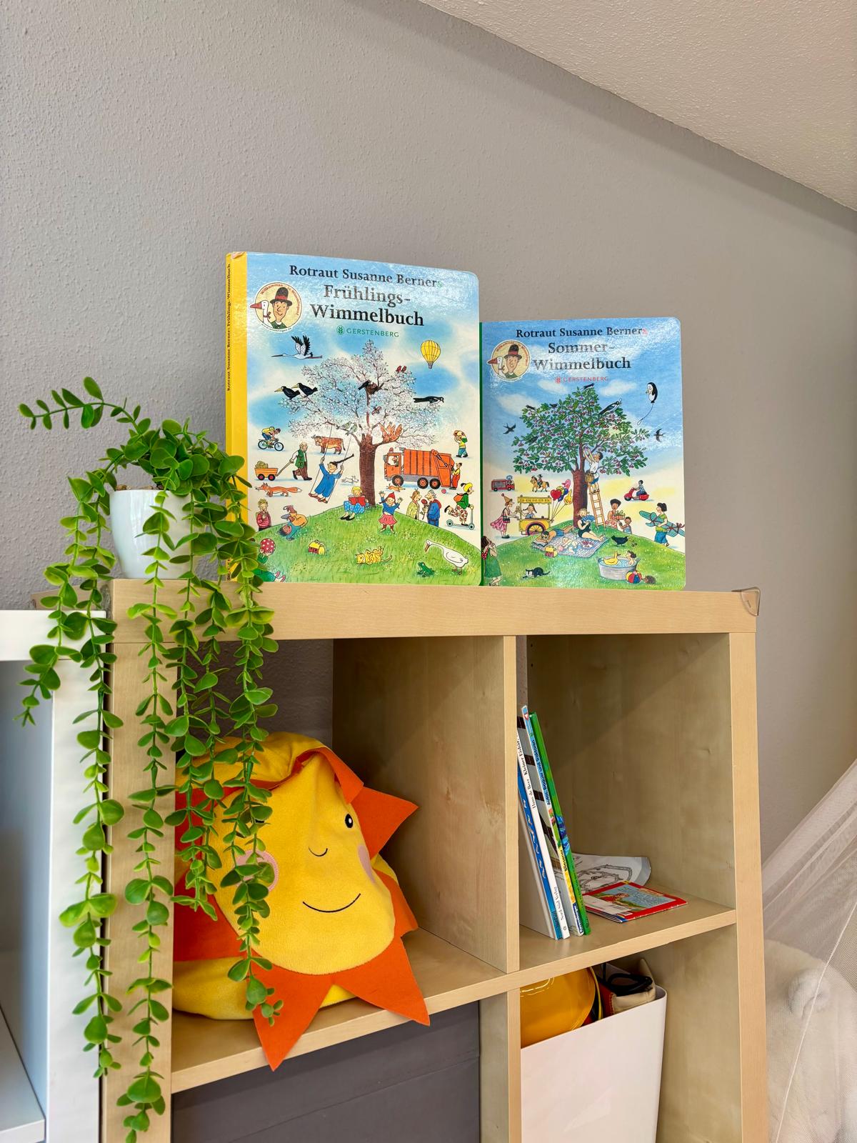 Bücherregal